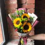 кустовых хризантем и самшита в стильной упаковке &quot;Осенние радости&quot;