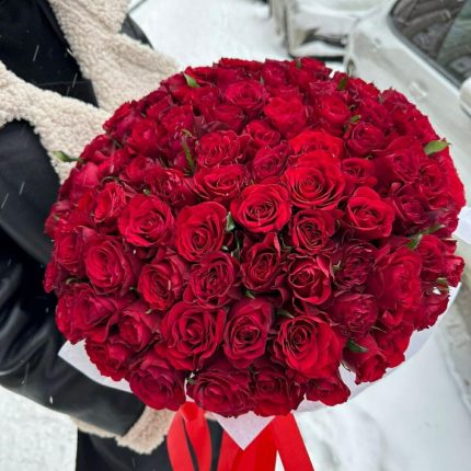 101 роза в шляпной коробке