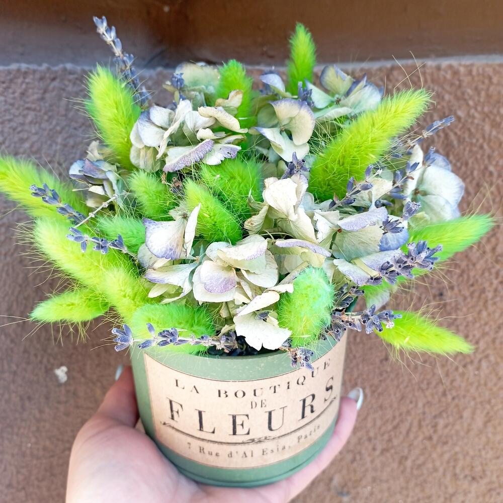 Композиция с лавандой, лагурусом и стабилизированной гортензией