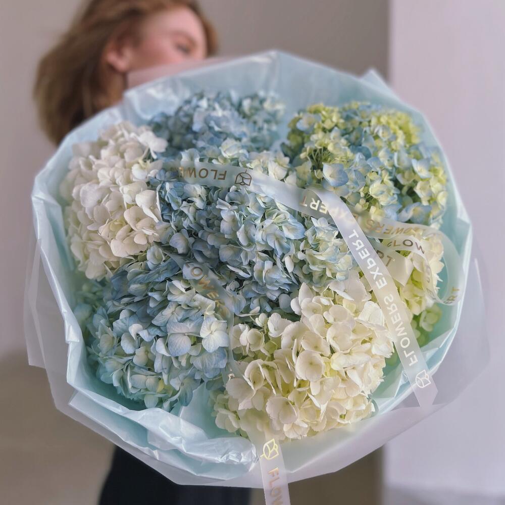 Букет из 7 гортензий 