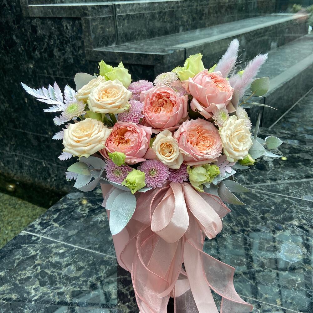 Шляпная коробка с пионовидной розой Шляпная коробка с пионовидной розой