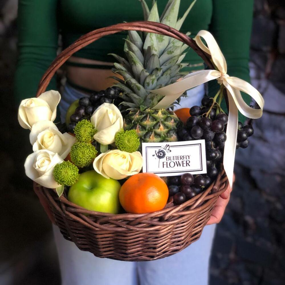 Подарочная корзина с сезонными фруктами Подарочная корзина с сезонными фруктами