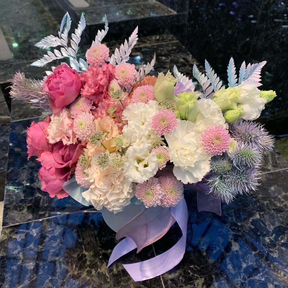 Перламутр - композиция из мисти баблс и диантуса Перламутр - композиция из мисти баблс и диантуса