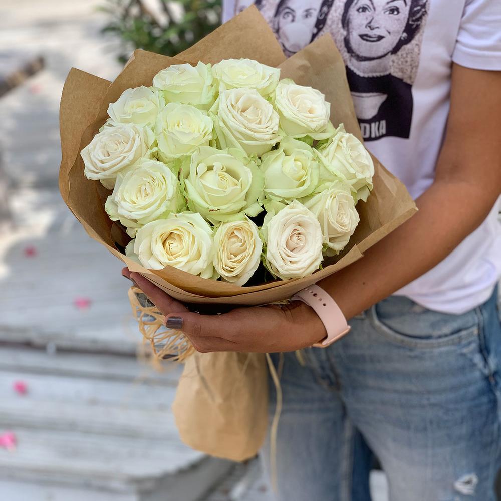 Букет из 15 белых роз