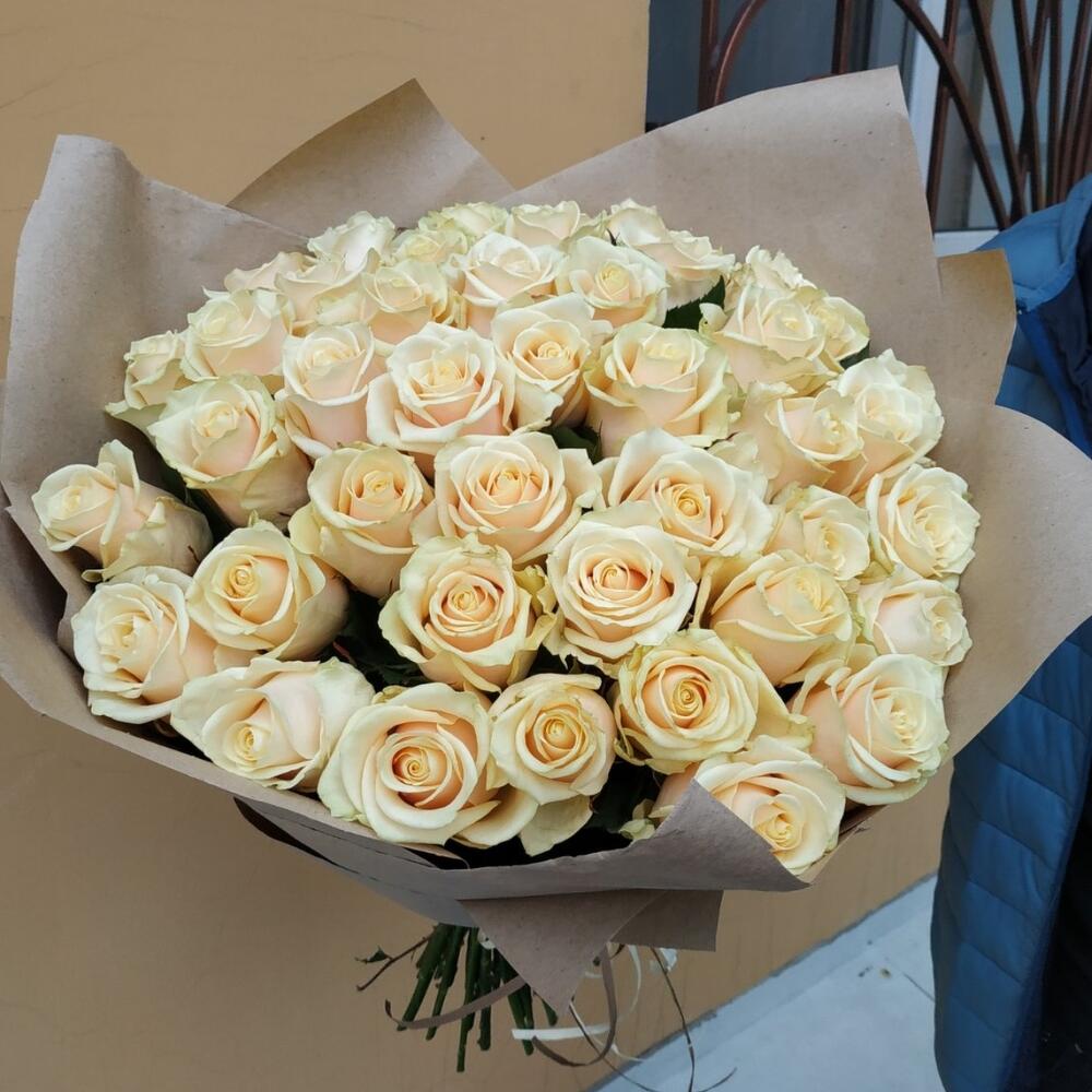 Букет 51 кремовая роза