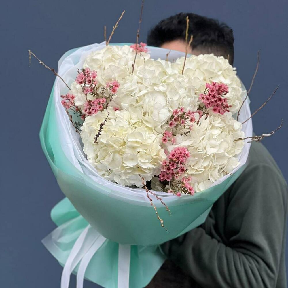 Моно из 5 гортензий с зеленью