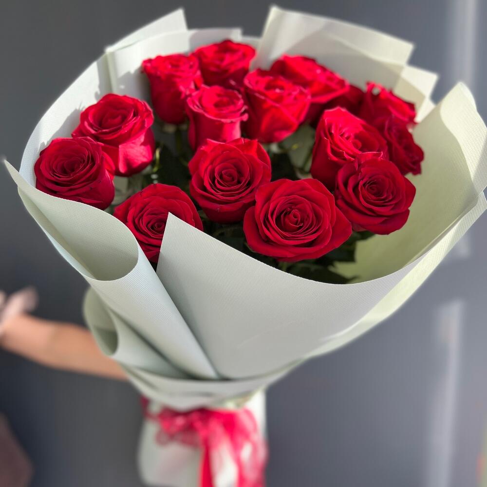 Букет из высоких роз (15шт) в фирменной упаковке