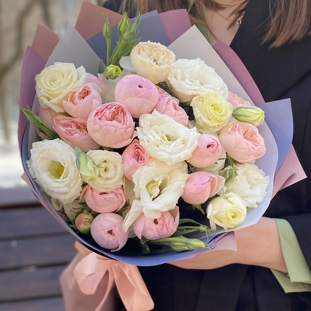 Нежно-розовый с пионовидной розой